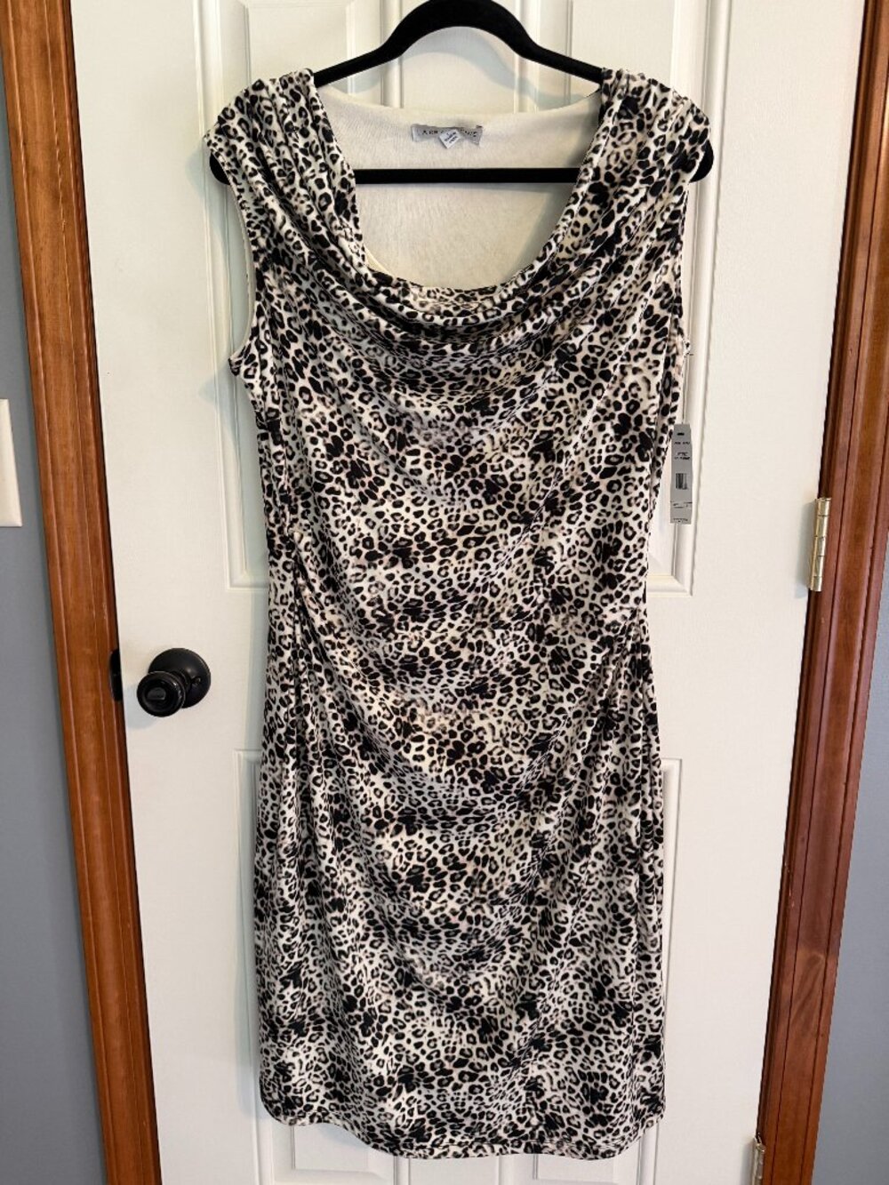Larry Levine Leopard print dress NWT